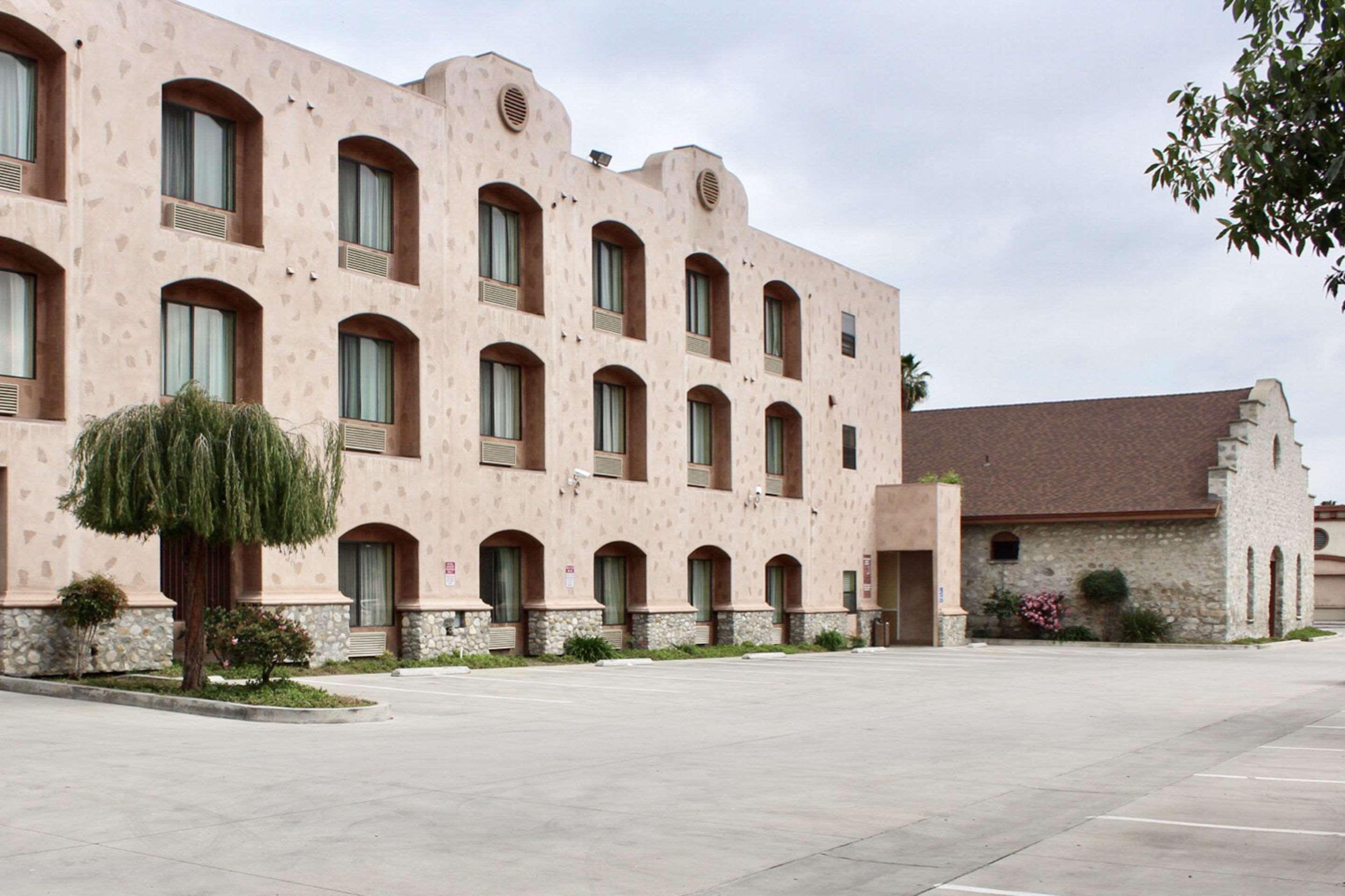 Comfort Inn Pomona Near Fairplex Экстерьер фото