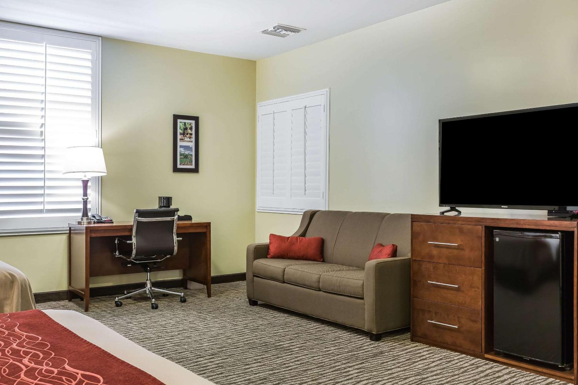 Comfort Inn Pomona Near Fairplex Экстерьер фото